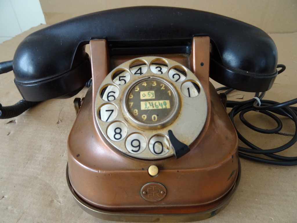 Vintage koperen telefoon telefoontoestel RTT 56