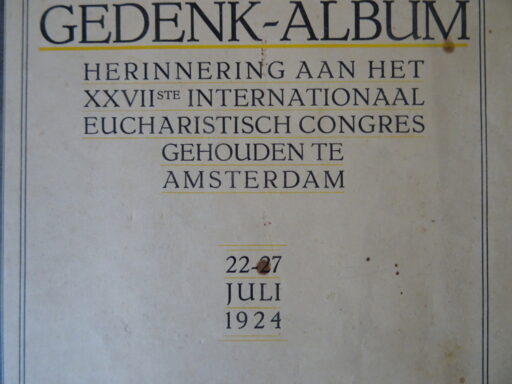 Alternative view of Gedenk-album Herinnering aan het XXVIIste Internationaal Eucharistisch Congres
