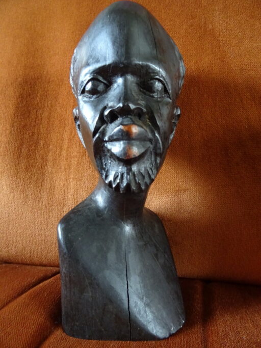 Alternative view of Afrikaans ebbenhouten beeld borstbeeld man 21cm