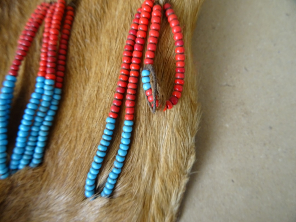 Inheems kledingstuk vrouw van dierenhuid Ethiopië - Afbeelding 13