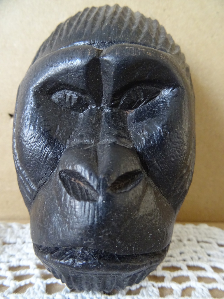 Inheems houten miniatuur masker gorilla Mali 10cm