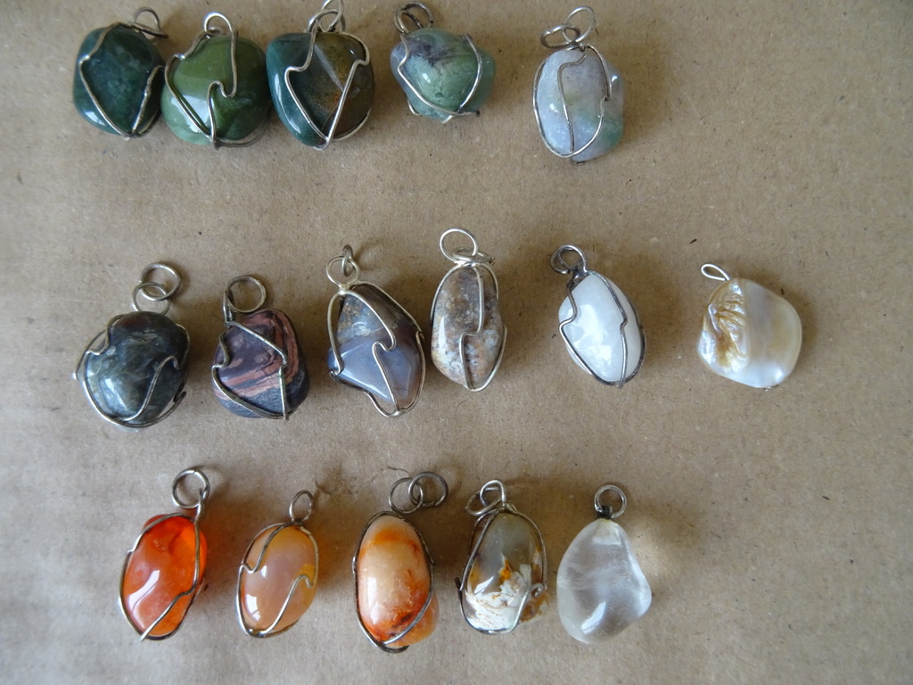 Collectie handgemaakte medaillon hangers met edelstenen - Afbeelding 18