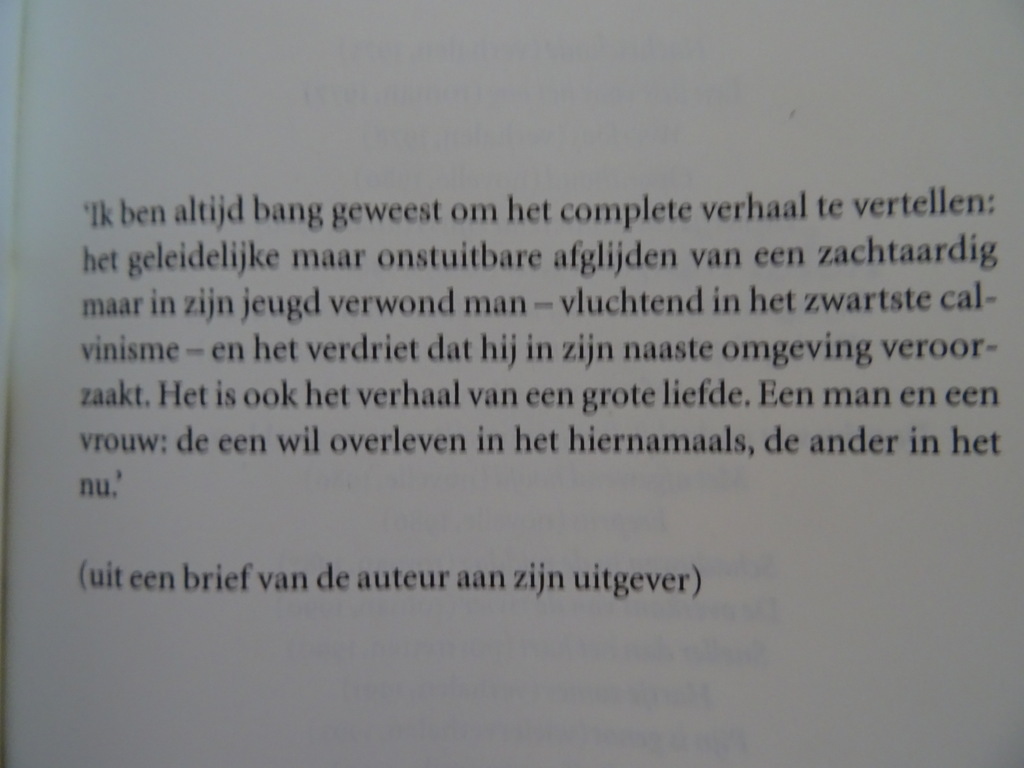Jan Siebelink Knielen op een bed violen - Afbeelding 4