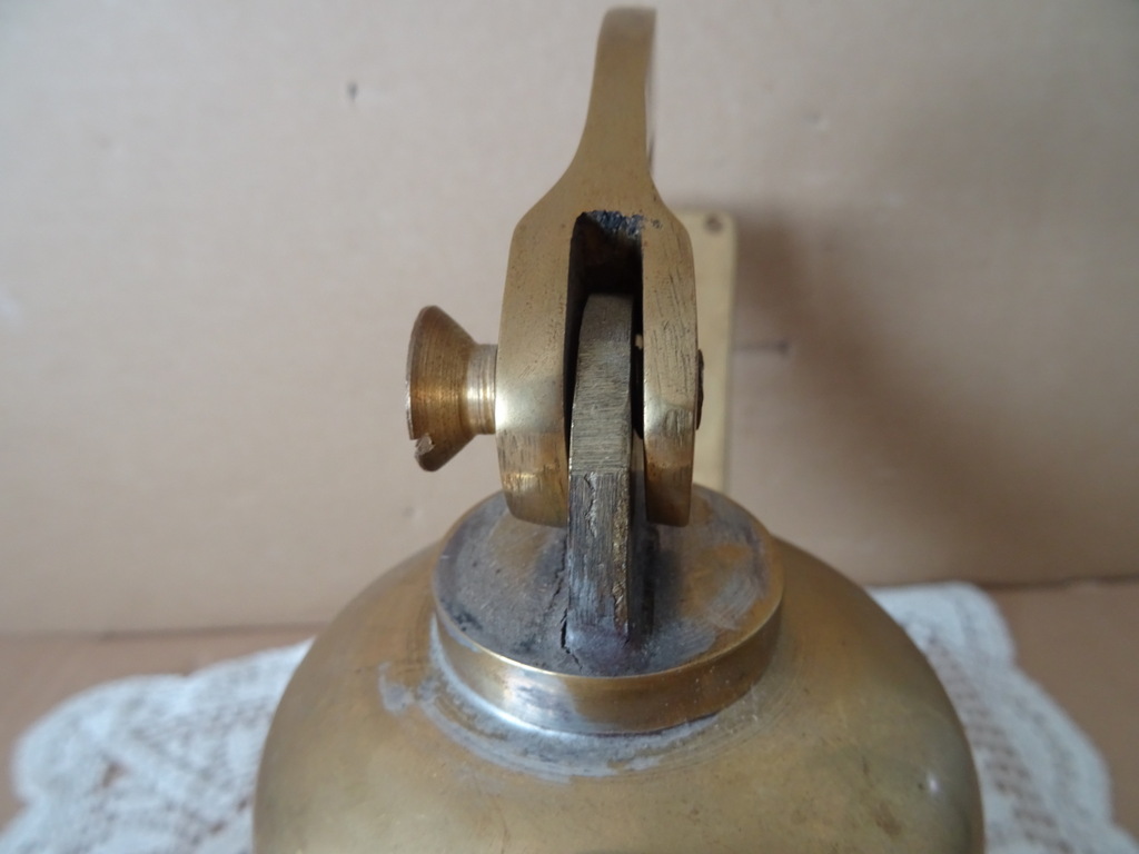 Antieke of vintage grote koperen bel zonder klepel - Afbeelding 8