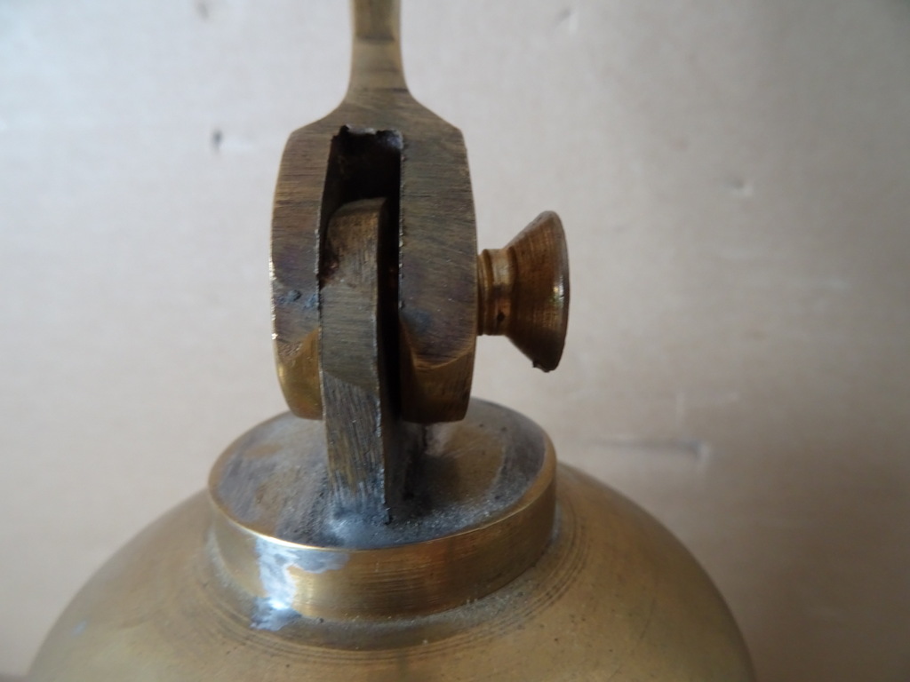 Antieke of vintage grote koperen bel zonder klepel - Afbeelding 16