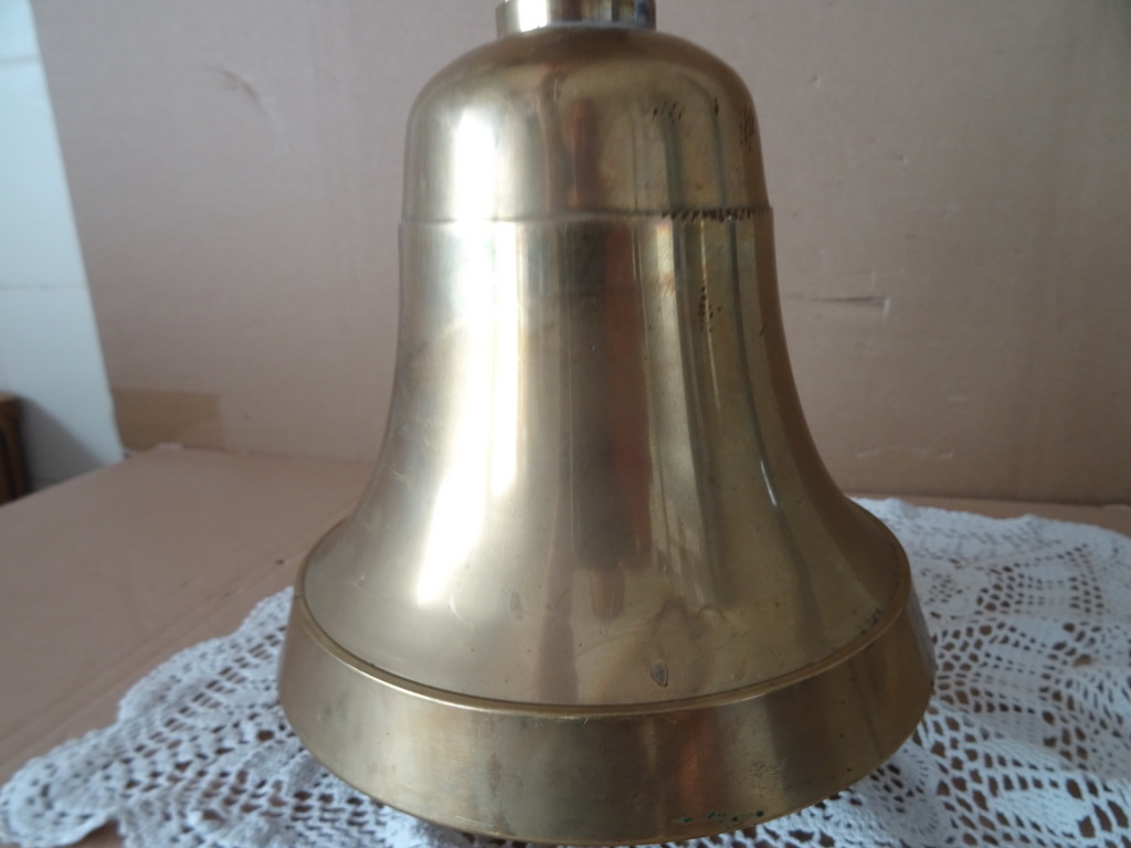 Antieke of vintage grote koperen bel zonder klepel - Afbeelding 17