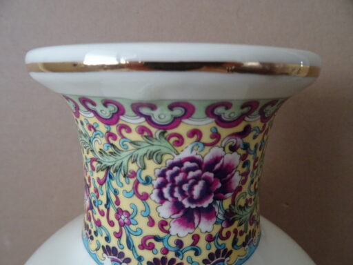 Alternative view of Vintage Chinese vaas met geisha's 31cm