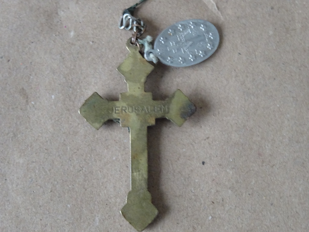 Antieke of vintage kruisbeeld medaillons 9 euro per stuk - Afbeelding 39