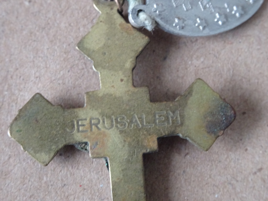 Antieke of vintage kruisbeeld medaillons 9 euro per stuk - Afbeelding 40