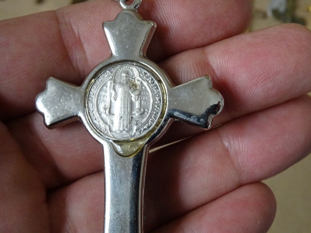 Antieke of vintage kruisbeeld medaillons 9 euro per stuk - Afbeelding 53
