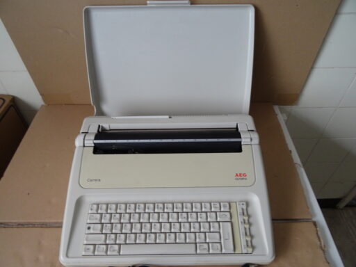 Elektrische typemachine AEG Olympia Carrera