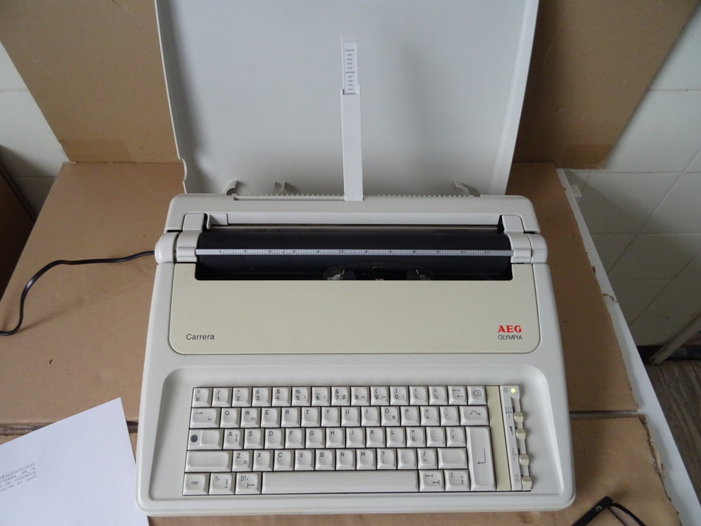 Elektrische typemachine AEG Olympia Carrera - Afbeelding 10