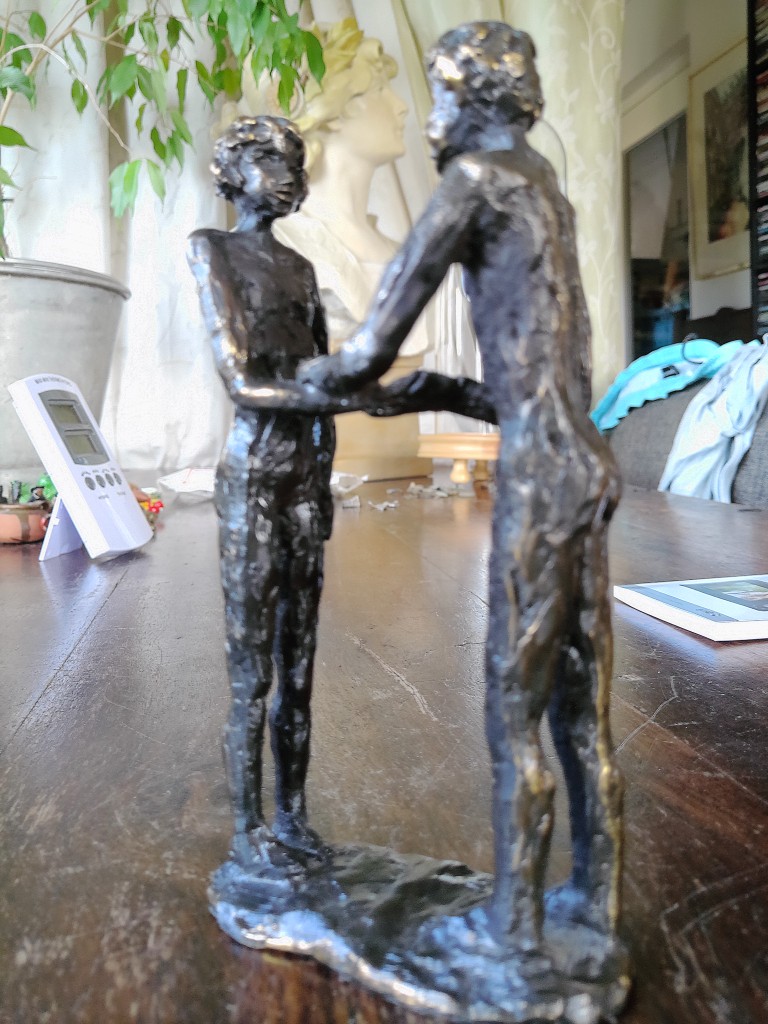 Astrid Velduyzen-Koppen bronzen beeld De Ontmoeting 15cm - Afbeelding 4