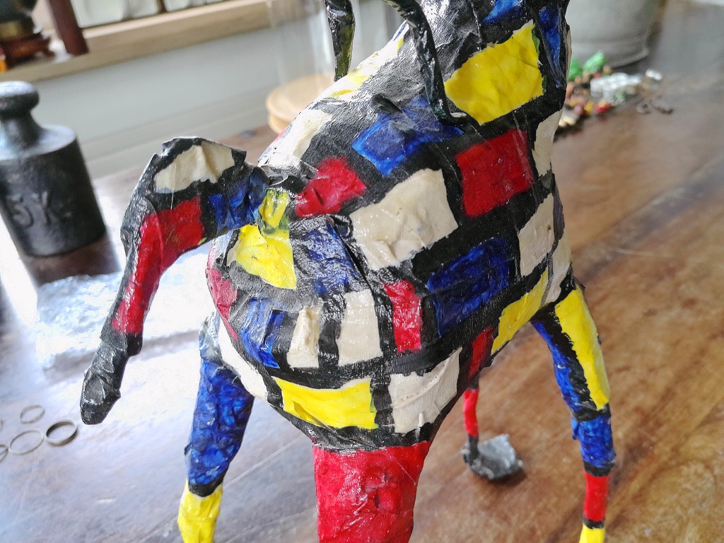 Volkskunst giraffe met ruiter in Mondriaan kleuren 42cm - Afbeelding 15