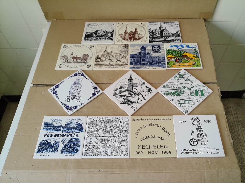 Vintage tegels met plaatsen en verenigingen 19 euro per stuk - Afbeelding 72