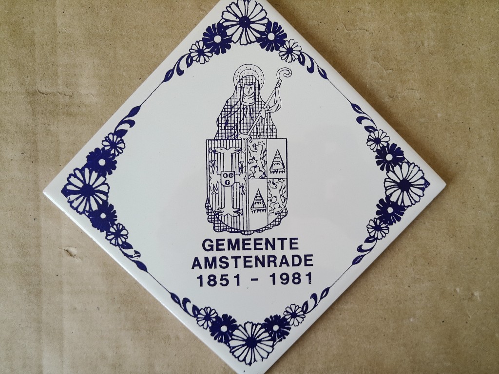 Vintage tegels met plaatsen en verenigingen 19 euro per stuk - Afbeelding 38