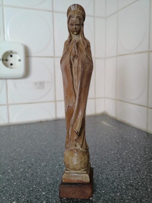 Vintage Mariabeeldje van kunsthars 19cm