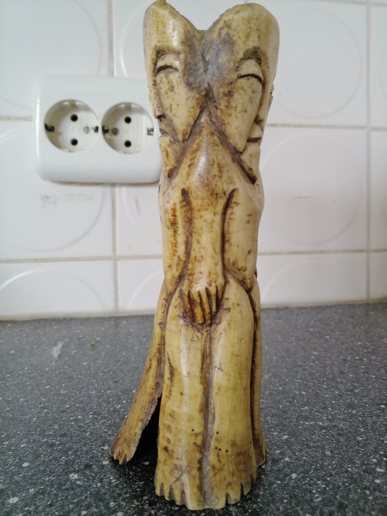 Afrikaans ceremonieel beeld van been driekoppig 16cm - Afbeelding 9