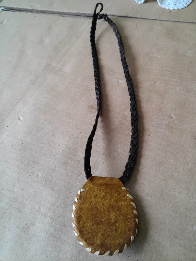 Afrikaanse amulet ketting met kauri schelp volkskunst - Afbeelding 7