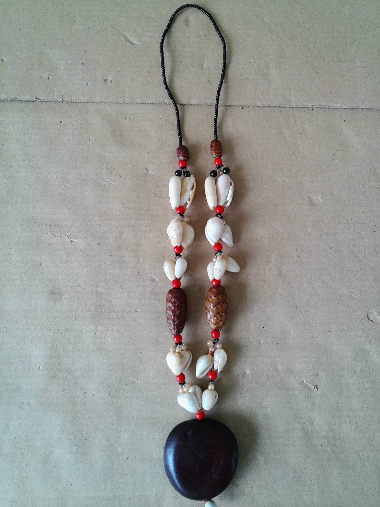Afrikaanse amulet ketting met kauri schelpen volkskunst - Afbeelding 2