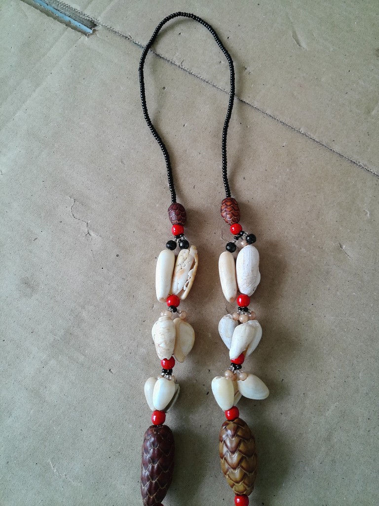 Afrikaanse amulet ketting met kauri schelpen volkskunst - Afbeelding 7