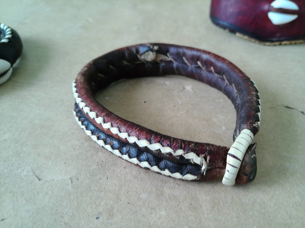 Collectie Afrikaanse leren armbanden volkskunst - Afbeelding 11