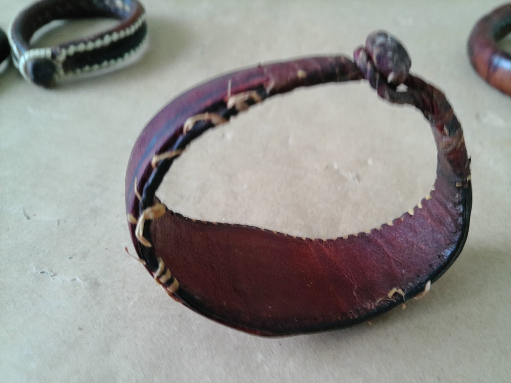 Collectie Afrikaanse leren armbanden volkskunst - Afbeelding 16