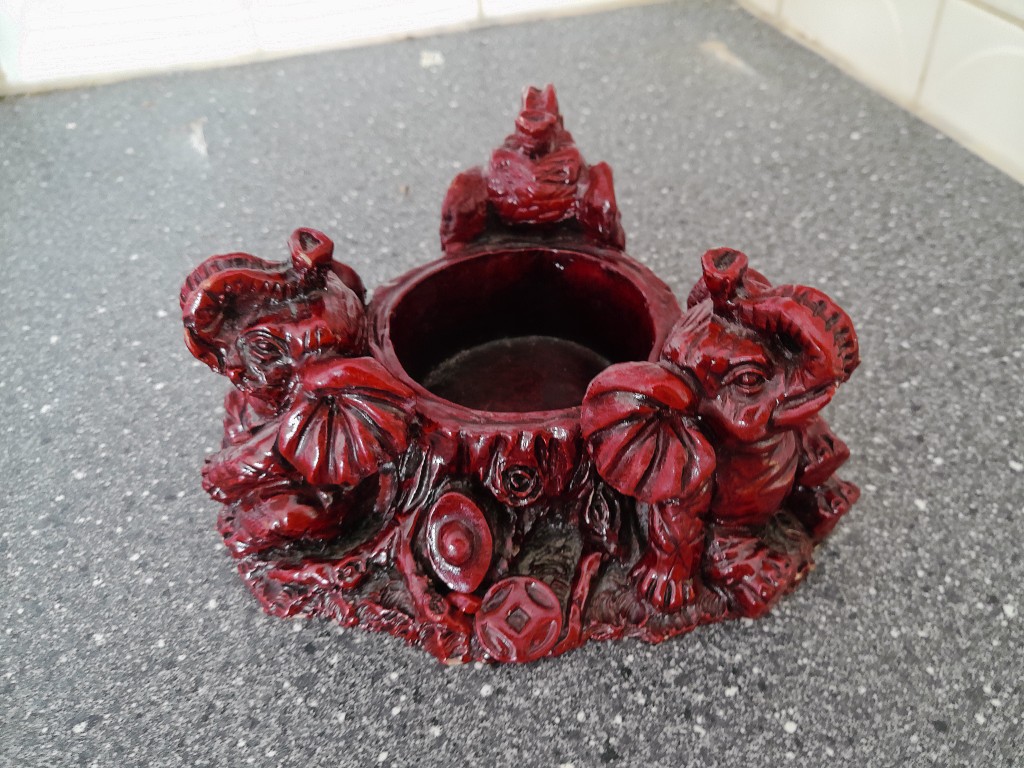 Chinese kandelaar of schaal met olifanten Lucky Elephants - Afbeelding 2
