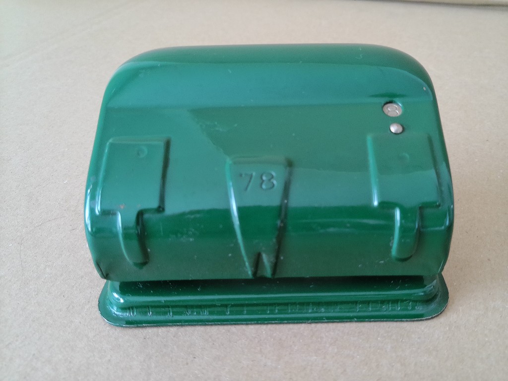Vintage geëmailleerde perforator Sax 333