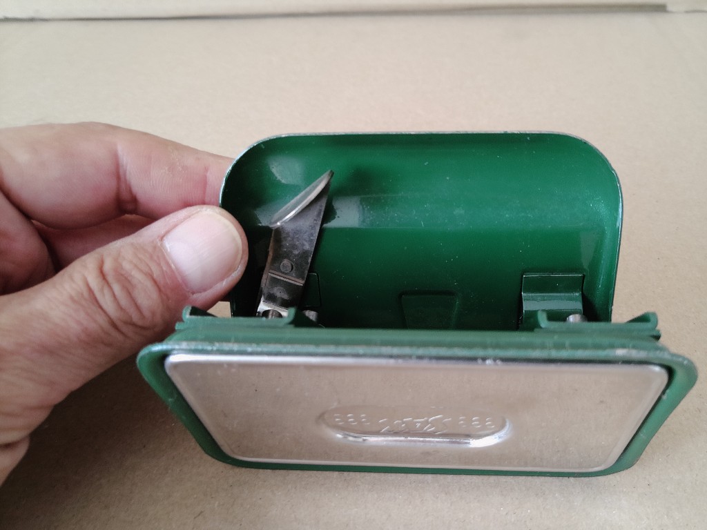 Vintage geëmailleerde perforator Sax 333 - Afbeelding 4
