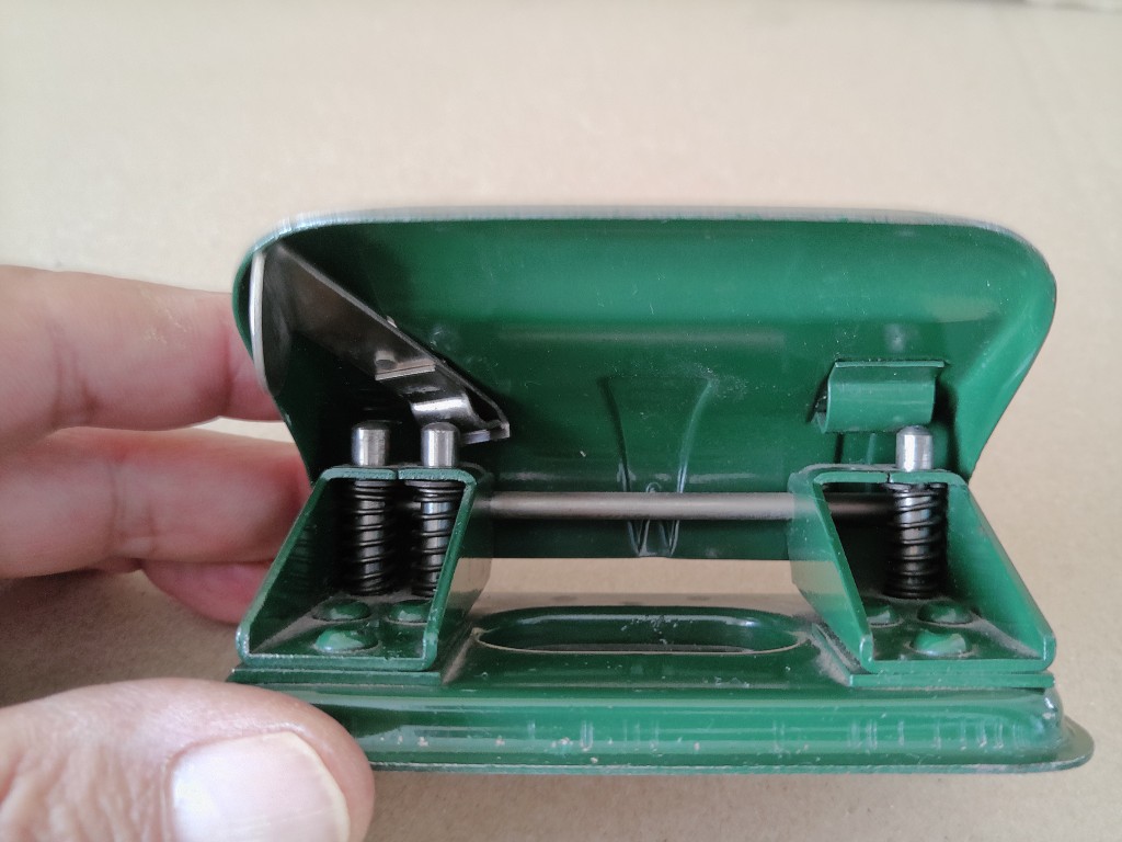 Vintage geëmailleerde perforator Sax 333 - Afbeelding 5