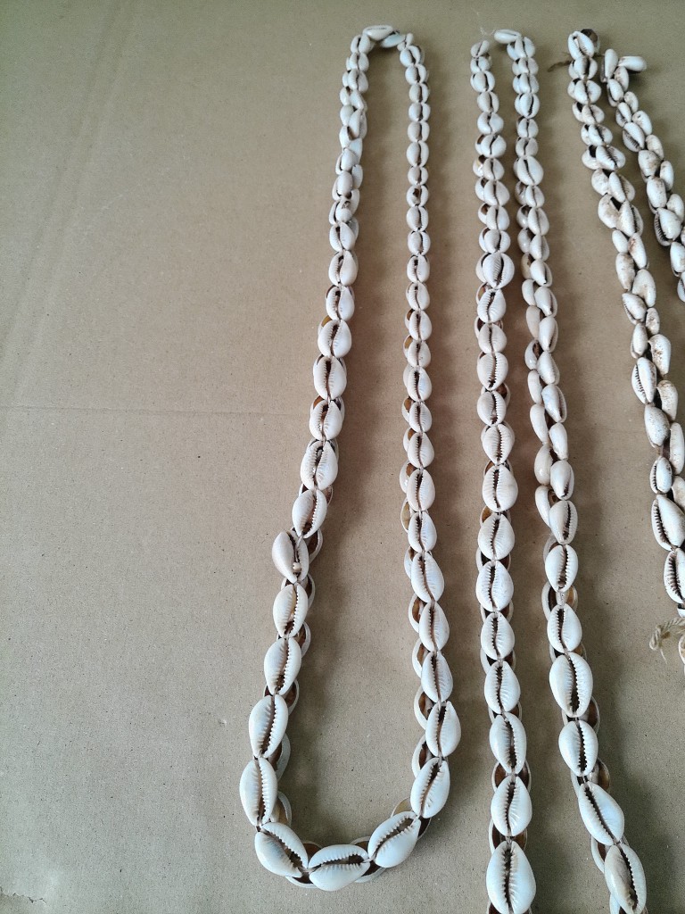 Collectie kauri schelpenkettingen en armband - Afbeelding 8