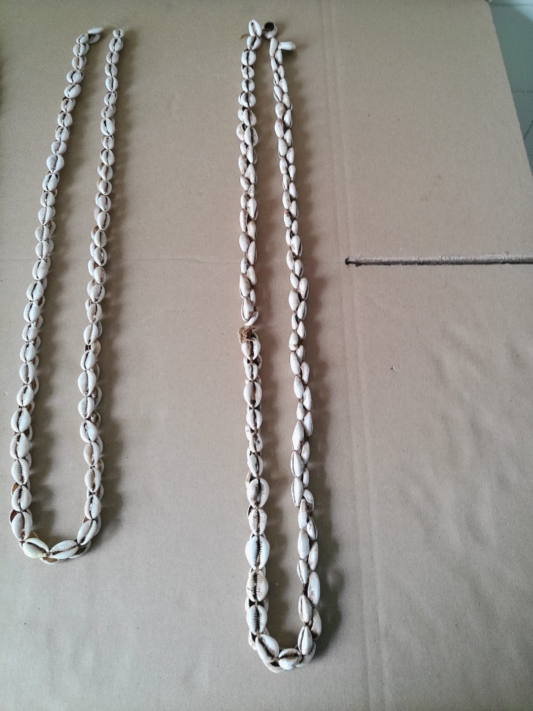 Collectie kauri schelpenkettingen en armband - Afbeelding 11
