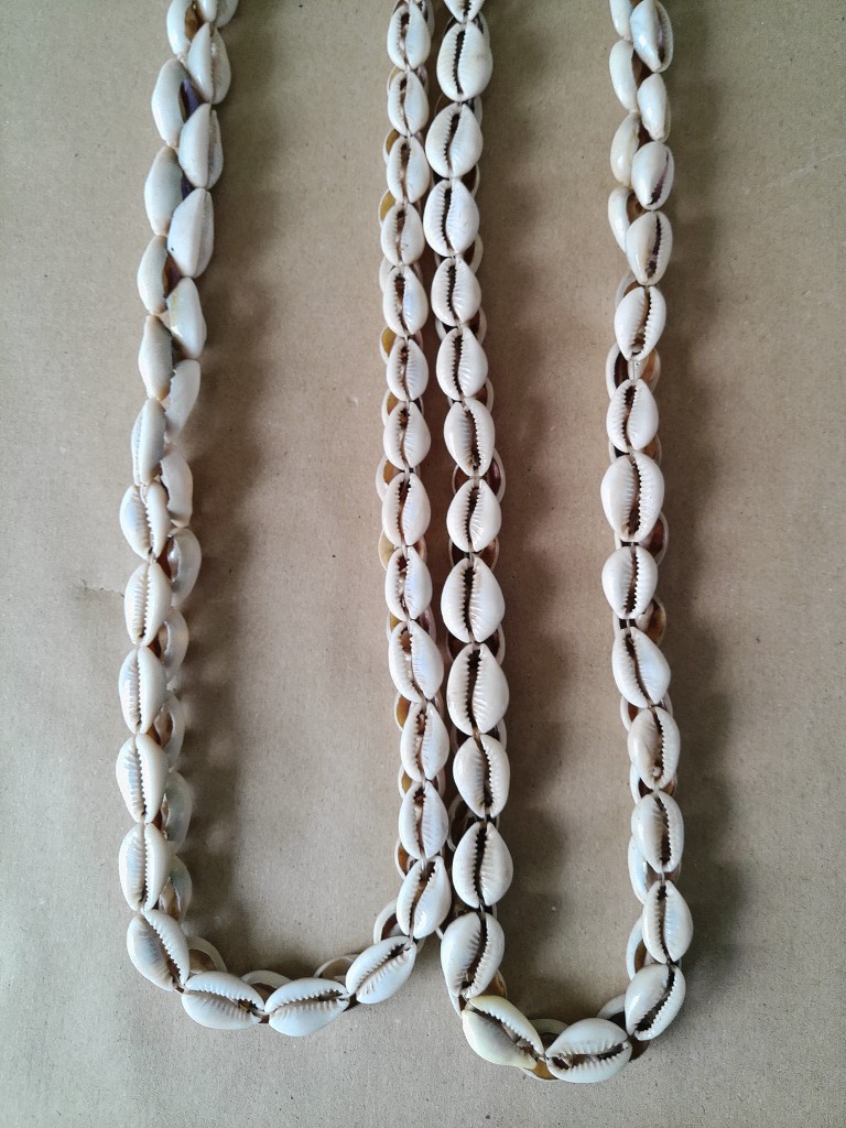 Collectie kauri schelpenkettingen en armband - Afbeelding 23