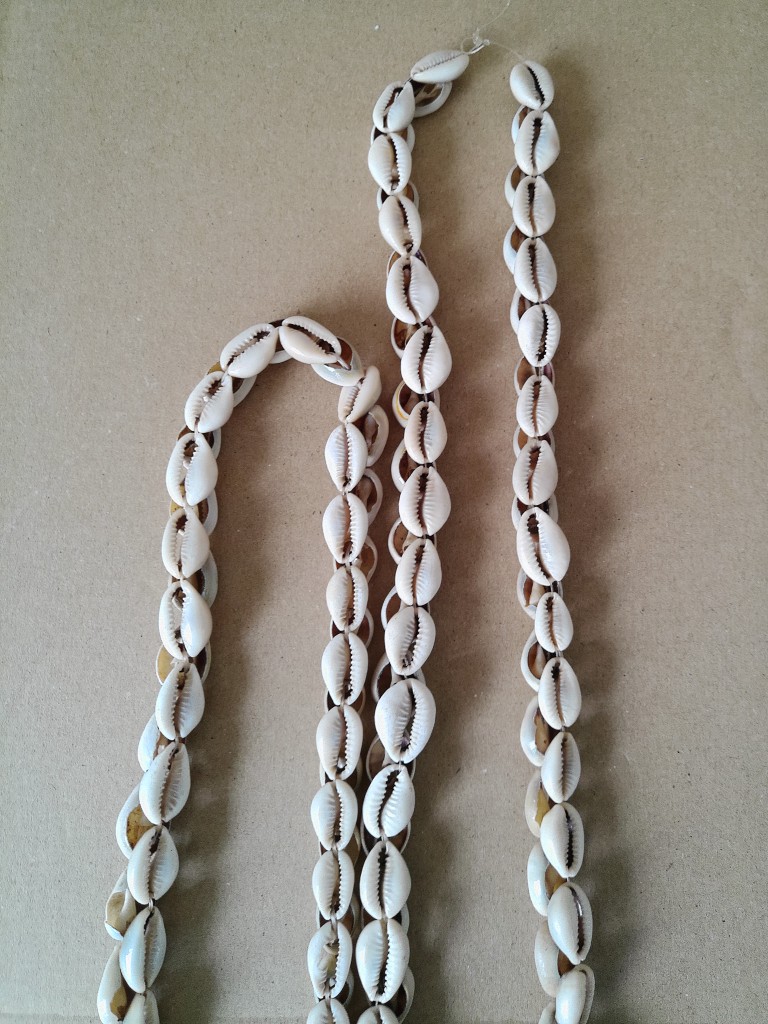 Collectie kauri schelpenkettingen en armband - Afbeelding 24