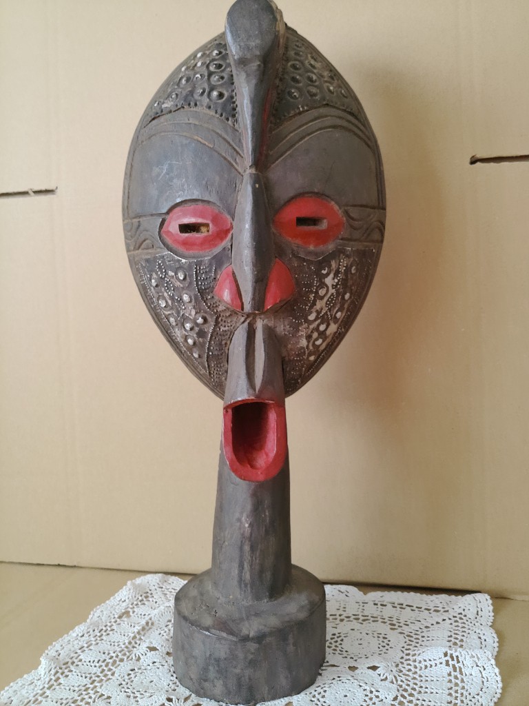 Luba masker beeld met kraanvogel en koperbeslag 52cm D.R. Congo - Afbeelding 28