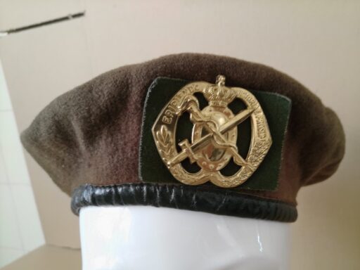 Alternative view of Vintage baret Landmacht Geneeskundige Dienst Maat 60