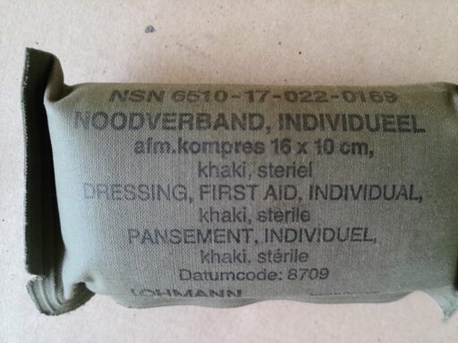 Alternative view of Vintage leger Noodverband Landmacht
