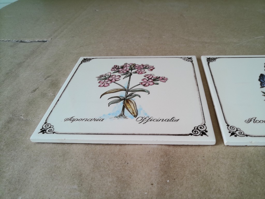 Vintage tegels met bloemen 19 euro per stuk - Afbeelding 10