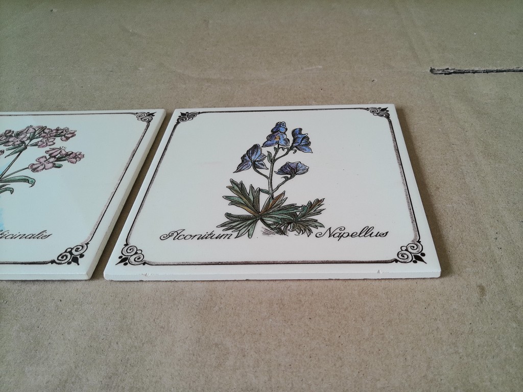 Vintage tegels met bloemen 19 euro per stuk - Afbeelding 11