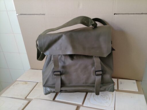Vintage legertas rubberen schoudertas Landmacht