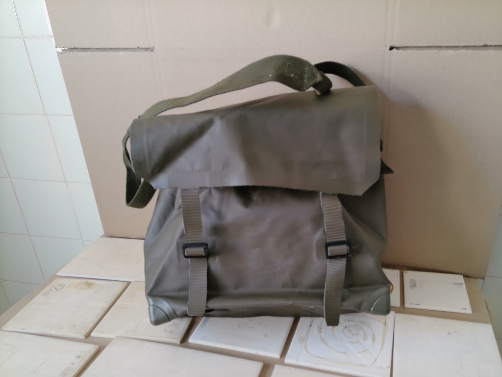 Vintage legertas rubberen schoudertas Landmacht